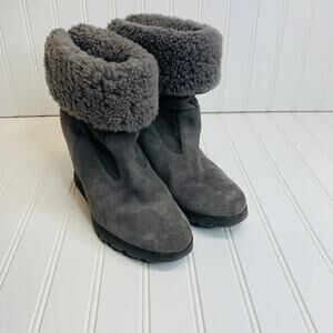 UGG Gray Suede Wedge Shearling Lined Suede Ankle Bootie Sz 8.5